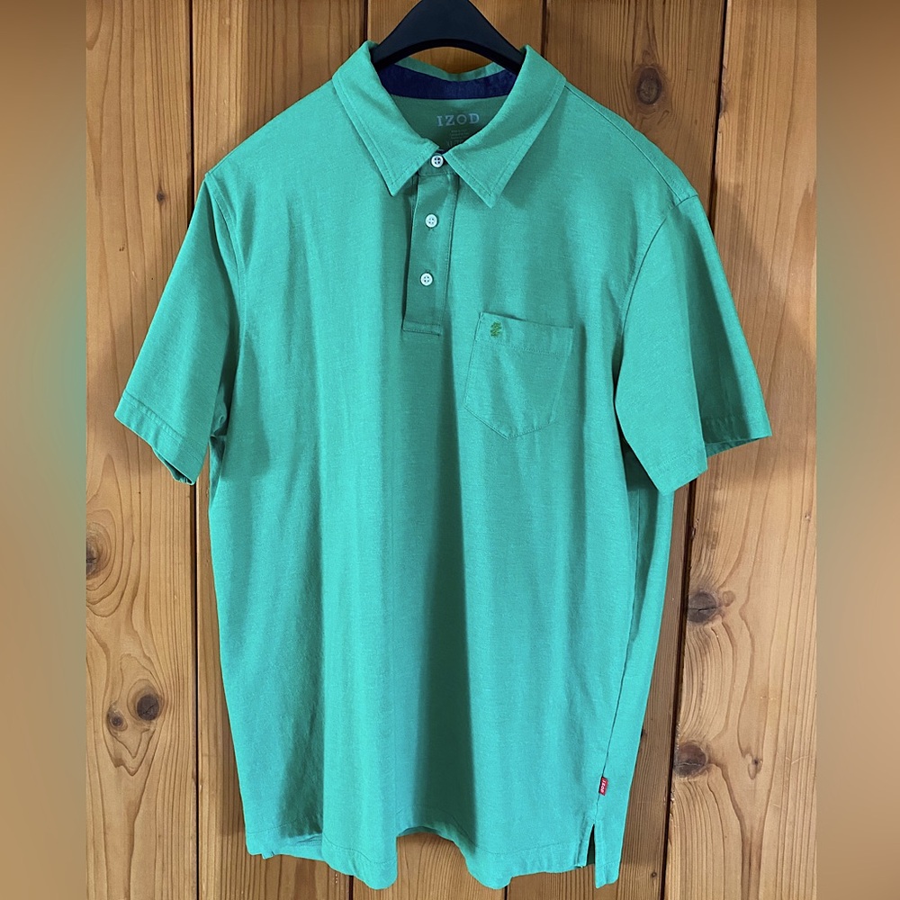 Men’s XL IZOD green jersey polo shirt with three buttons and chest pocket